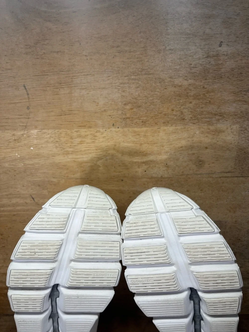 On Cloud 5 REFLECTIVE LIGHTWEIGHT Womens Size 9 Running Shoes Sneakers White - Picture 12 of 15